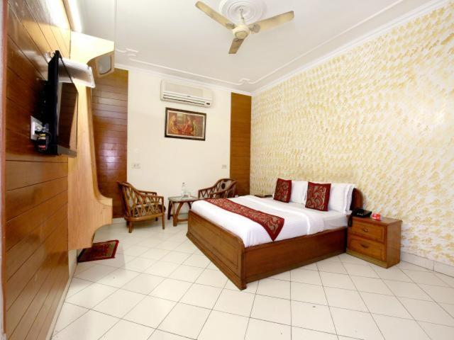 Hotel Paradise Chandīgarh Екстериор снимка